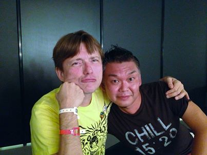 Mijk van Dijk backstage @ WIRE13 with Kengo Watanabe