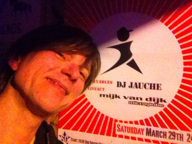 All set to go: tonight live with DJ Jauche at Suicide Circus! Can’t wait!