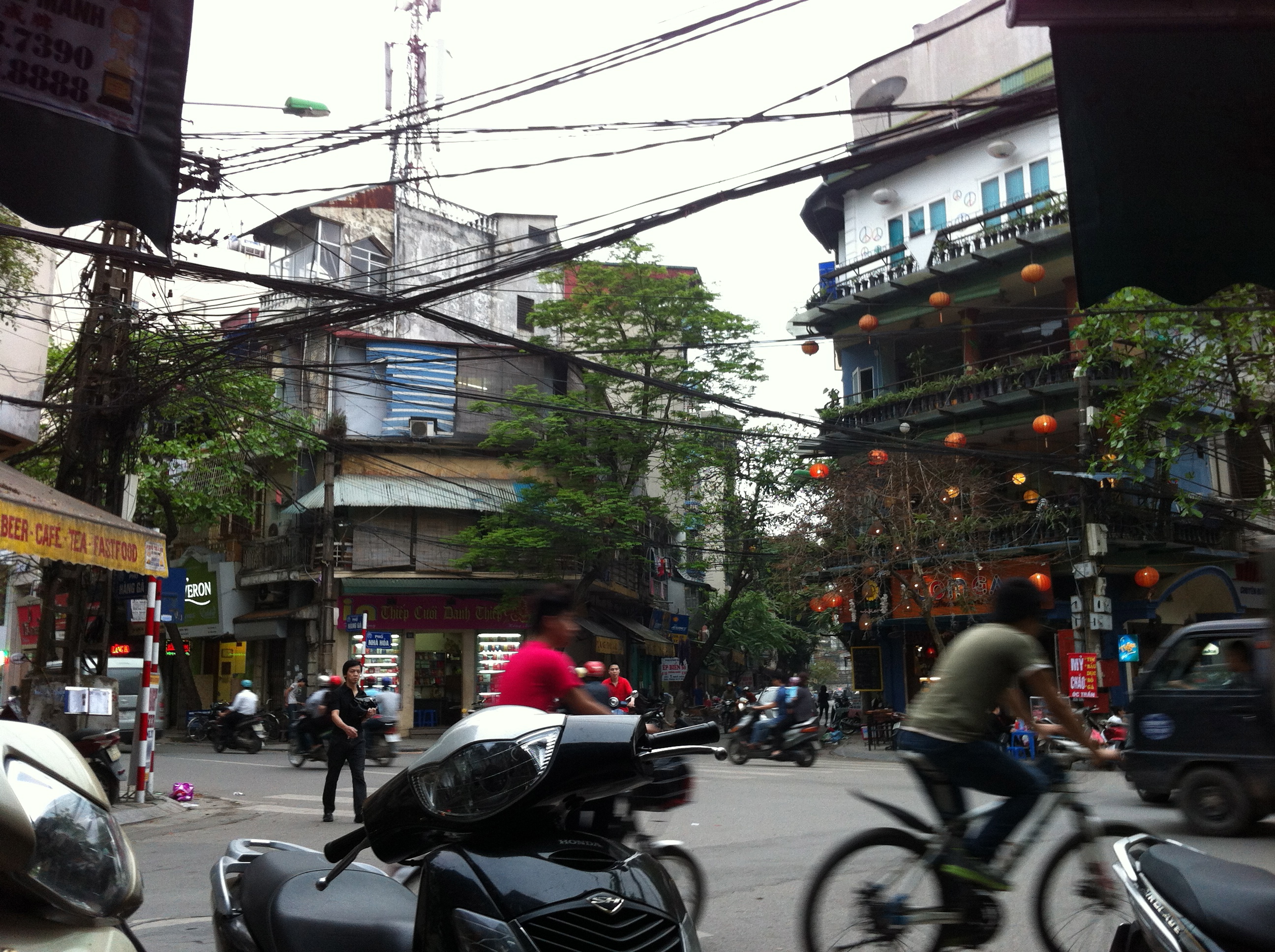 Hanoi Street Corner 01