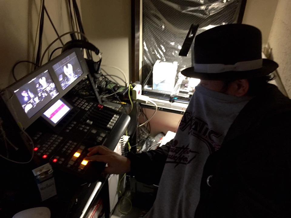 Behind the scenes of DOMMUNE!