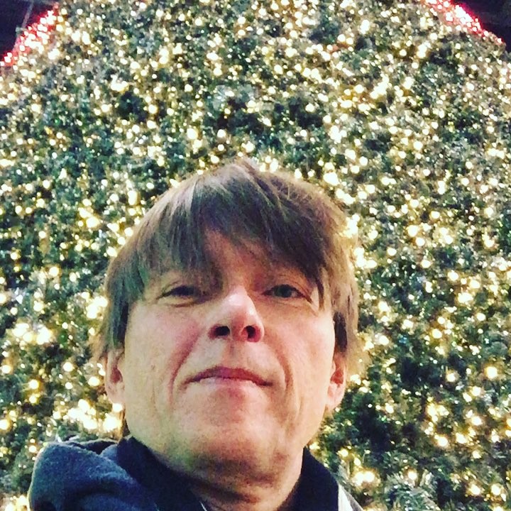 #mijkvandijk and the #microglobe crew wish you a #merrychristmas🎄 and a …
