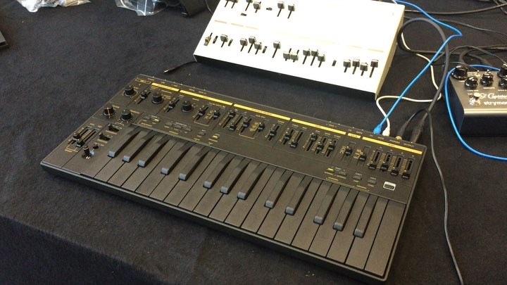 Check out this super-beautiful reimagination of the ROLAND #sh101 called …