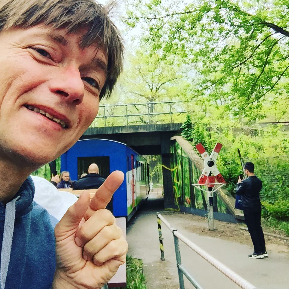 What a way to start the day: with the #parkeisenbahnwuhlheide to #superbooth19 …