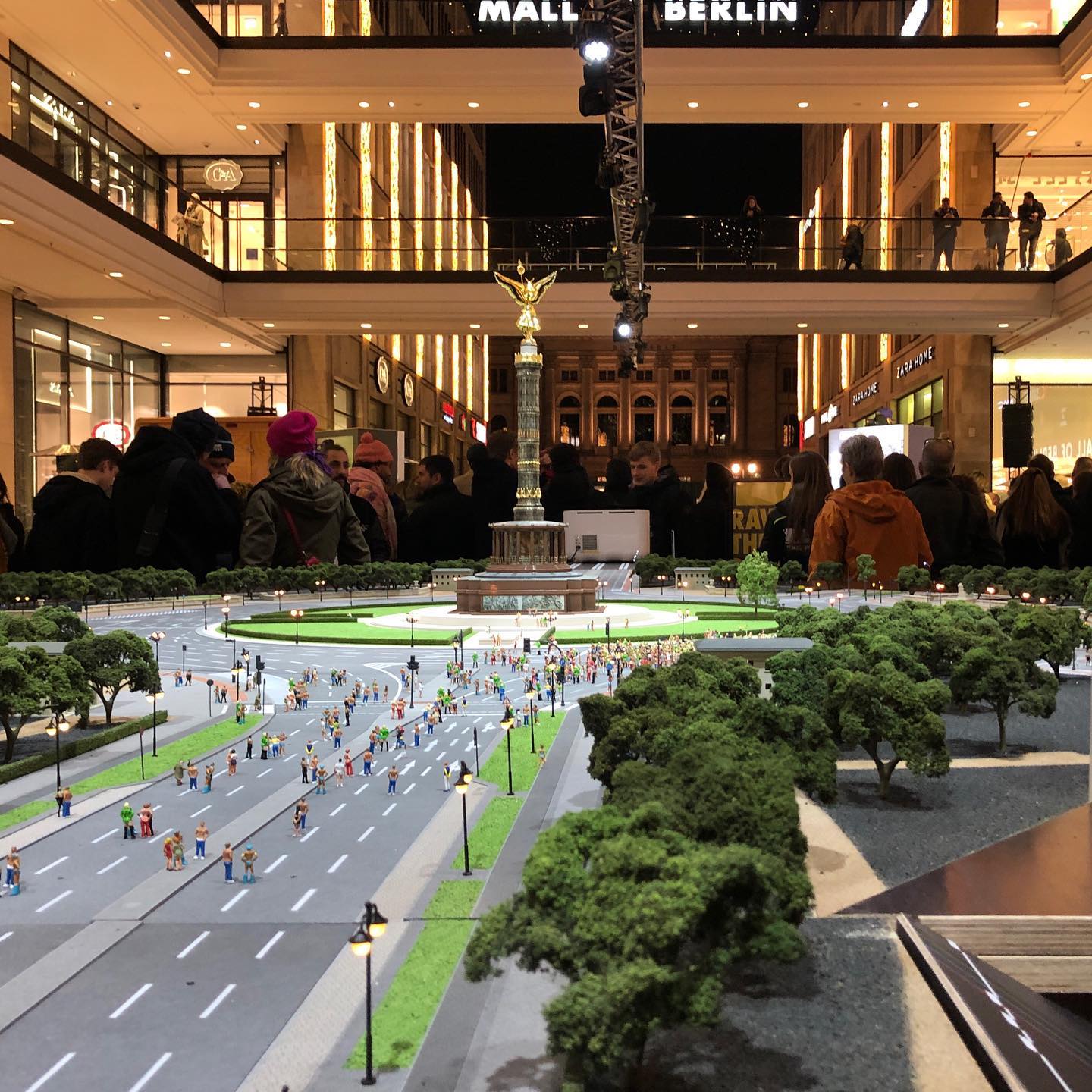 #ravefunding for new #Techno parade in #berlin just started at former …
