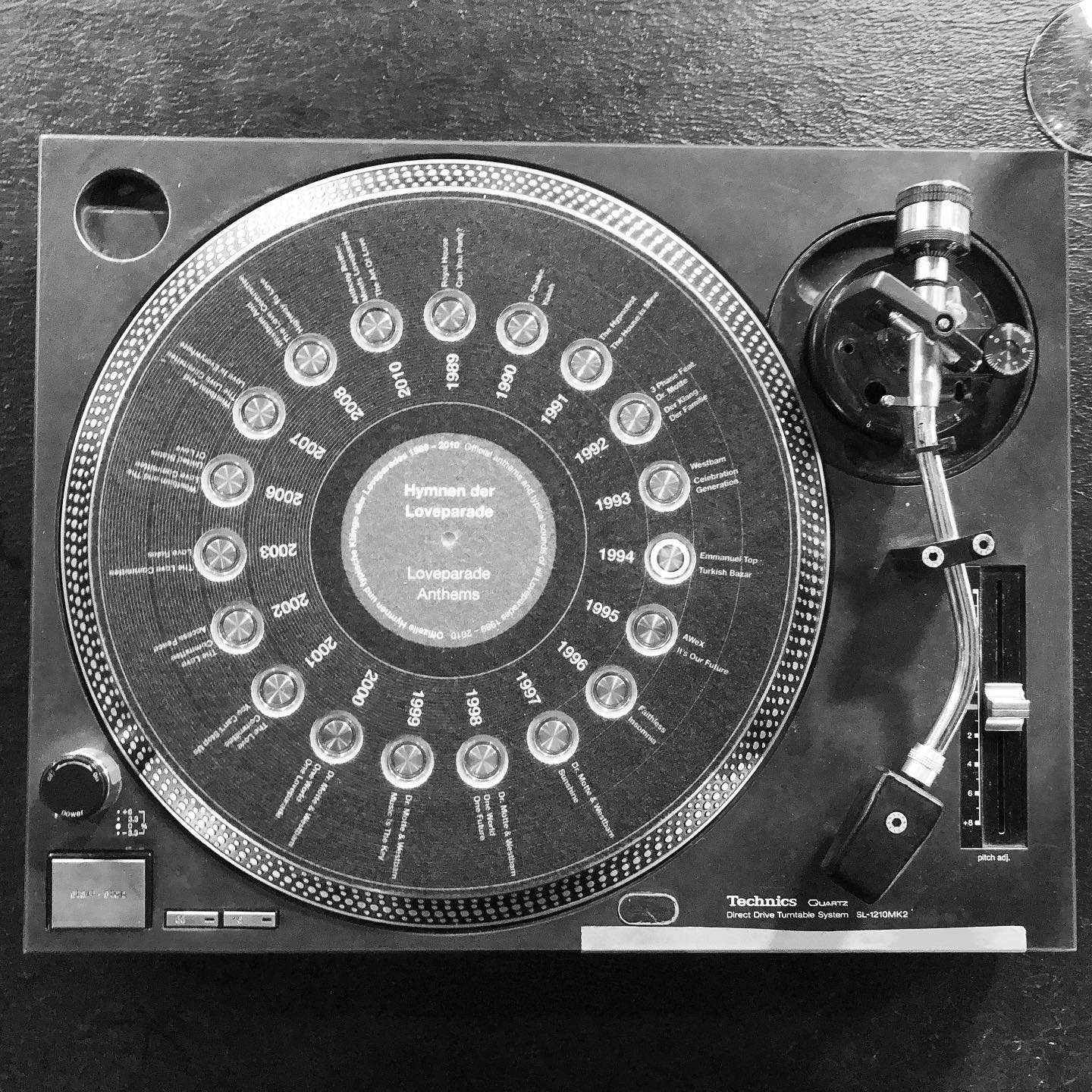 Turntable with the hymns of the Loveparade, at the press of a button, seen at