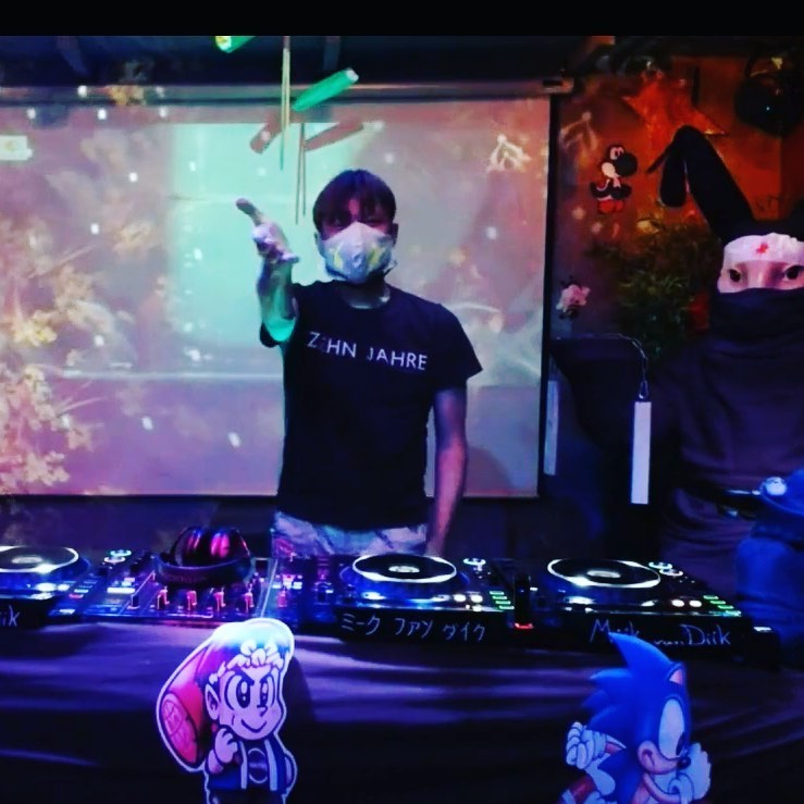 Did U miss my 2 hour-DJ stream set at #derweißehase last night? kitkatclub.tv …