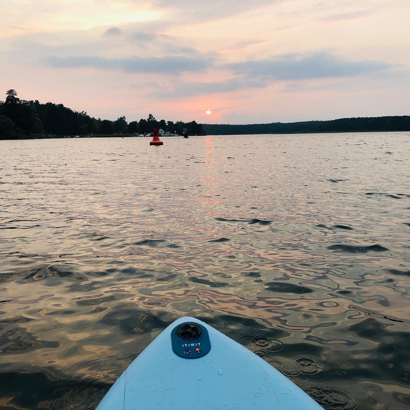 #sundowner greetings from the lakes! Big thanks to Amelie and Tom from Ahoi-SUP …