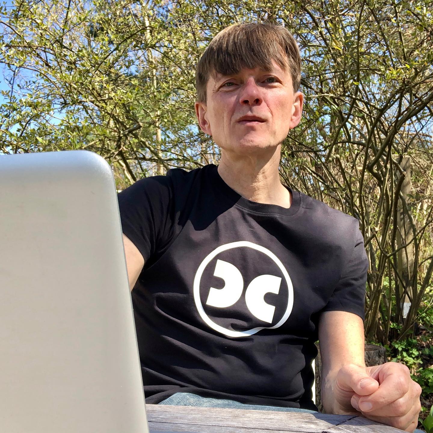 Let’s #homeoffice y‘all! #mijkvandijk #garden #drumconnection🔥THX 4 the shirt …