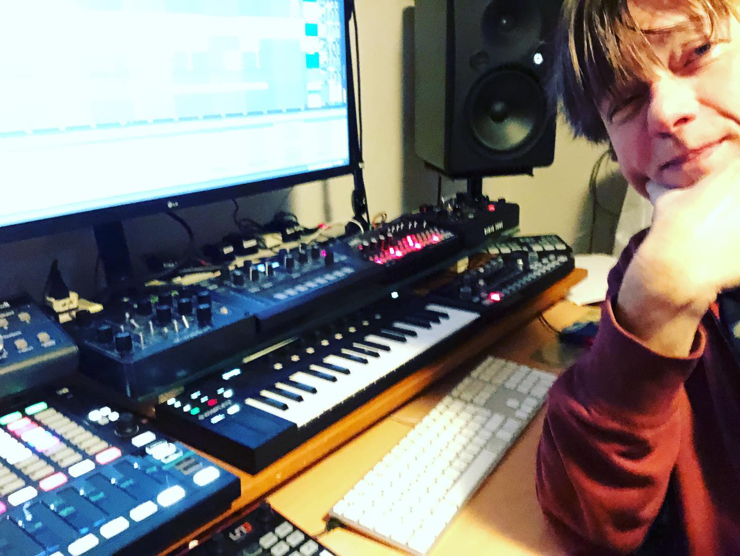 In the studio, waiting for Mr.Vhuture while working on my contribution track …