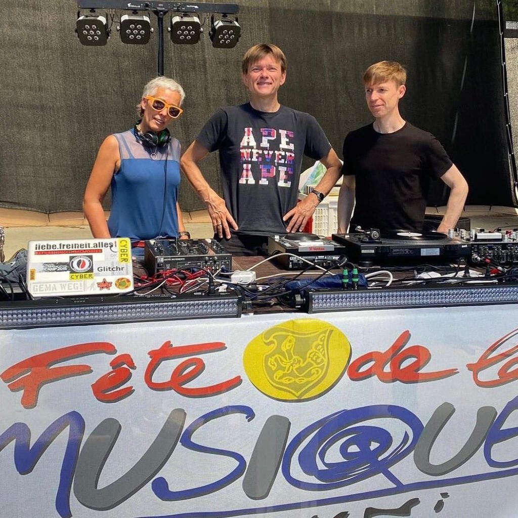 Yesterday I played and helped organize the DJ stage at the Fête de la Musique …