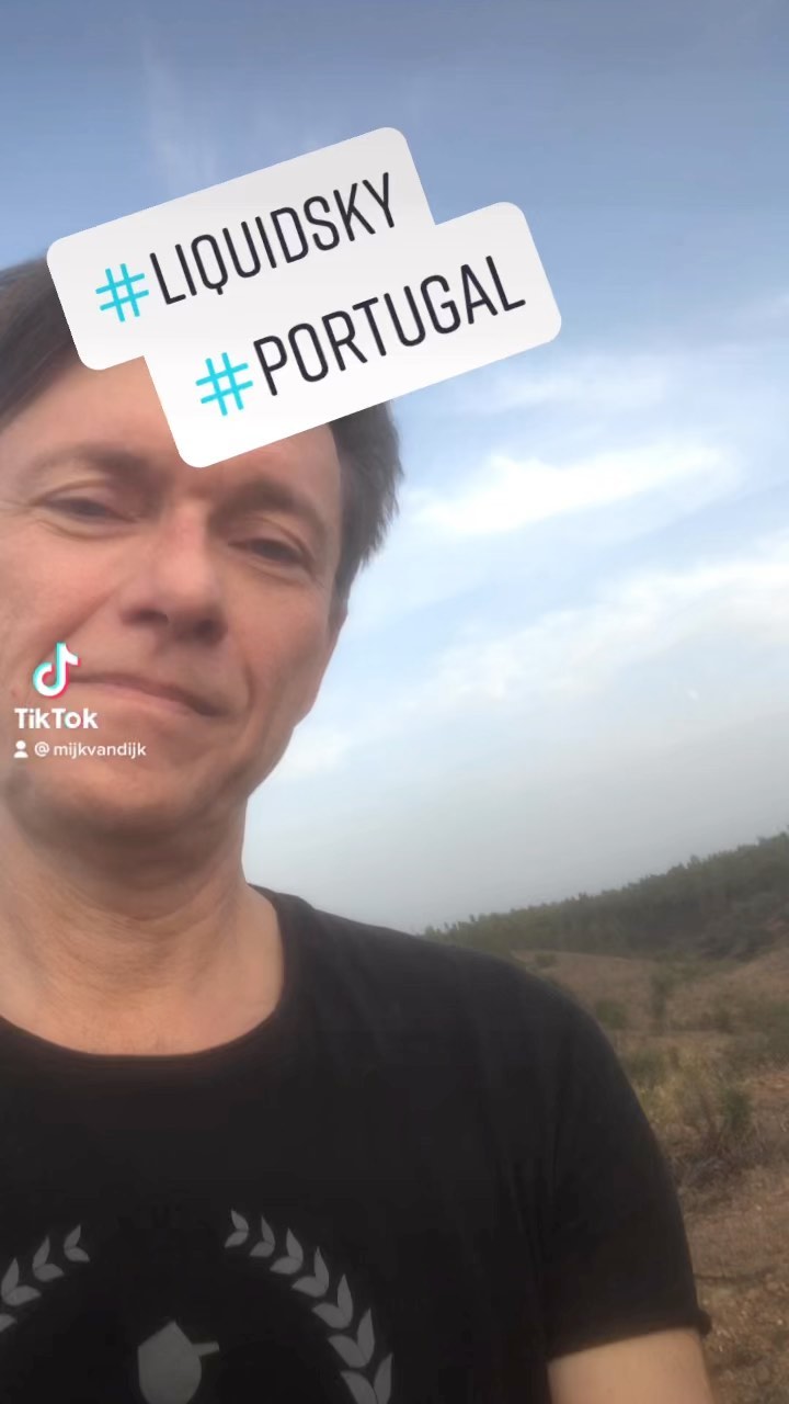 Good evening from #liquidsky #portugal🇵🇹 where it is windy and dusty and very …