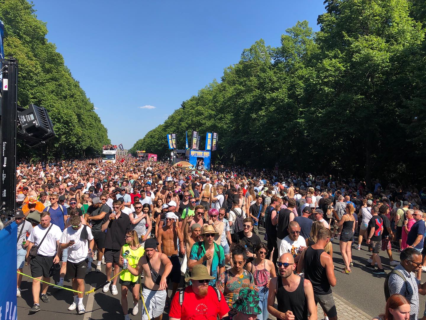 I still can’t comprehend that I actually hosted a float at @ravetheplanet 2023 …