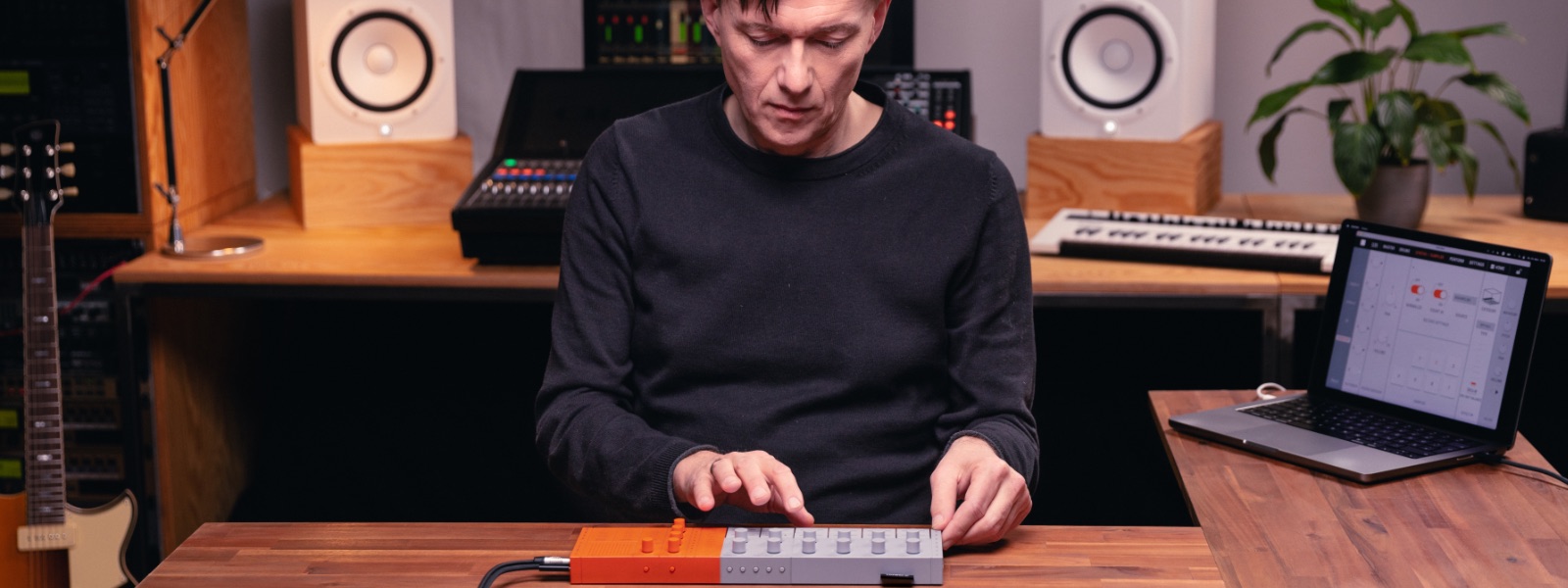 Mijk van Dijk presenting the new Yamaha Synths SEQTRAK Groovebox.