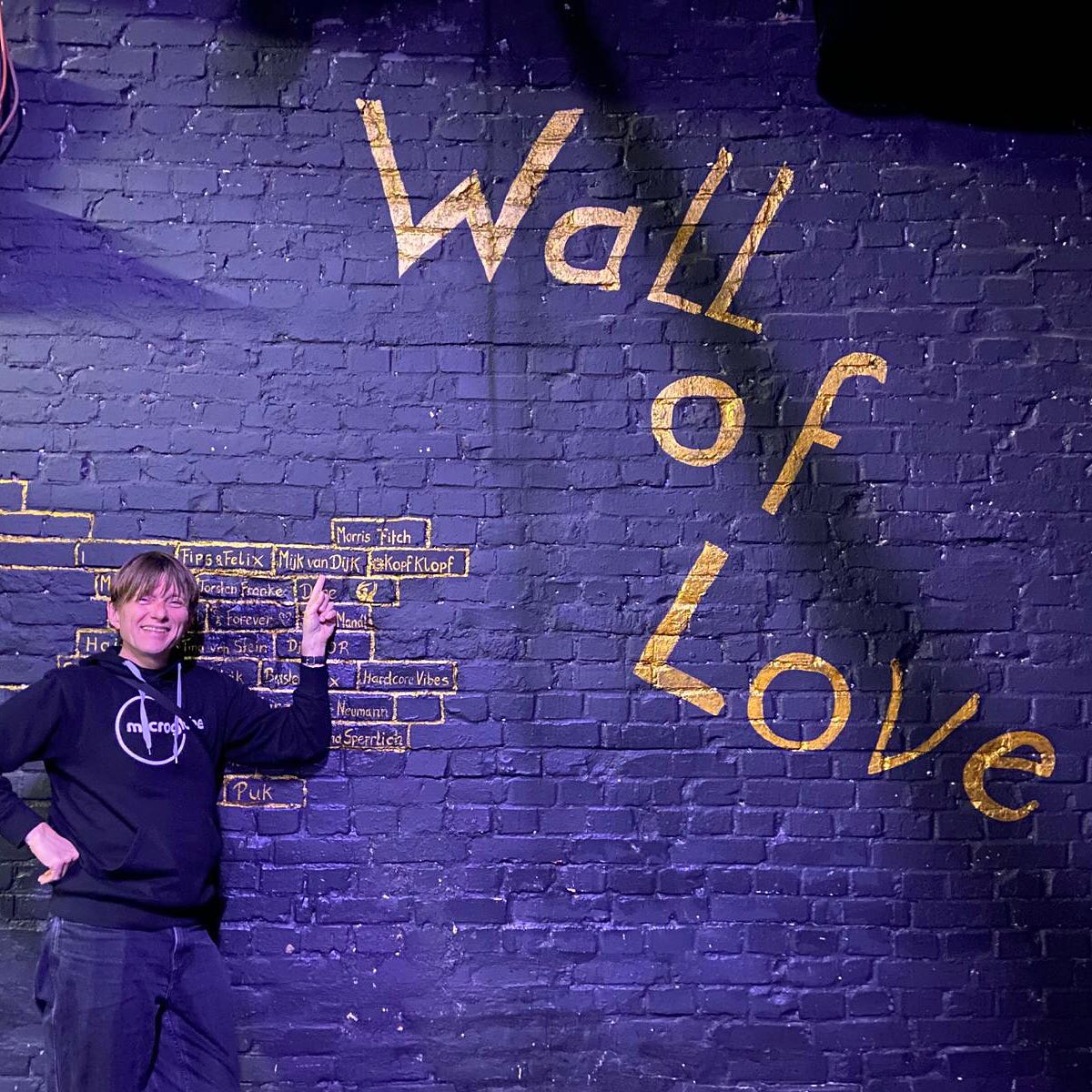 Join me at the Wall of Love tonight at @der_weisse_hase_berlin together …