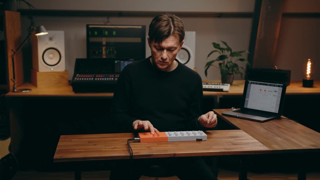 Here’s a lil 1-minute jam with the Yamaha Synths SEQTRAK for your pleasure.
