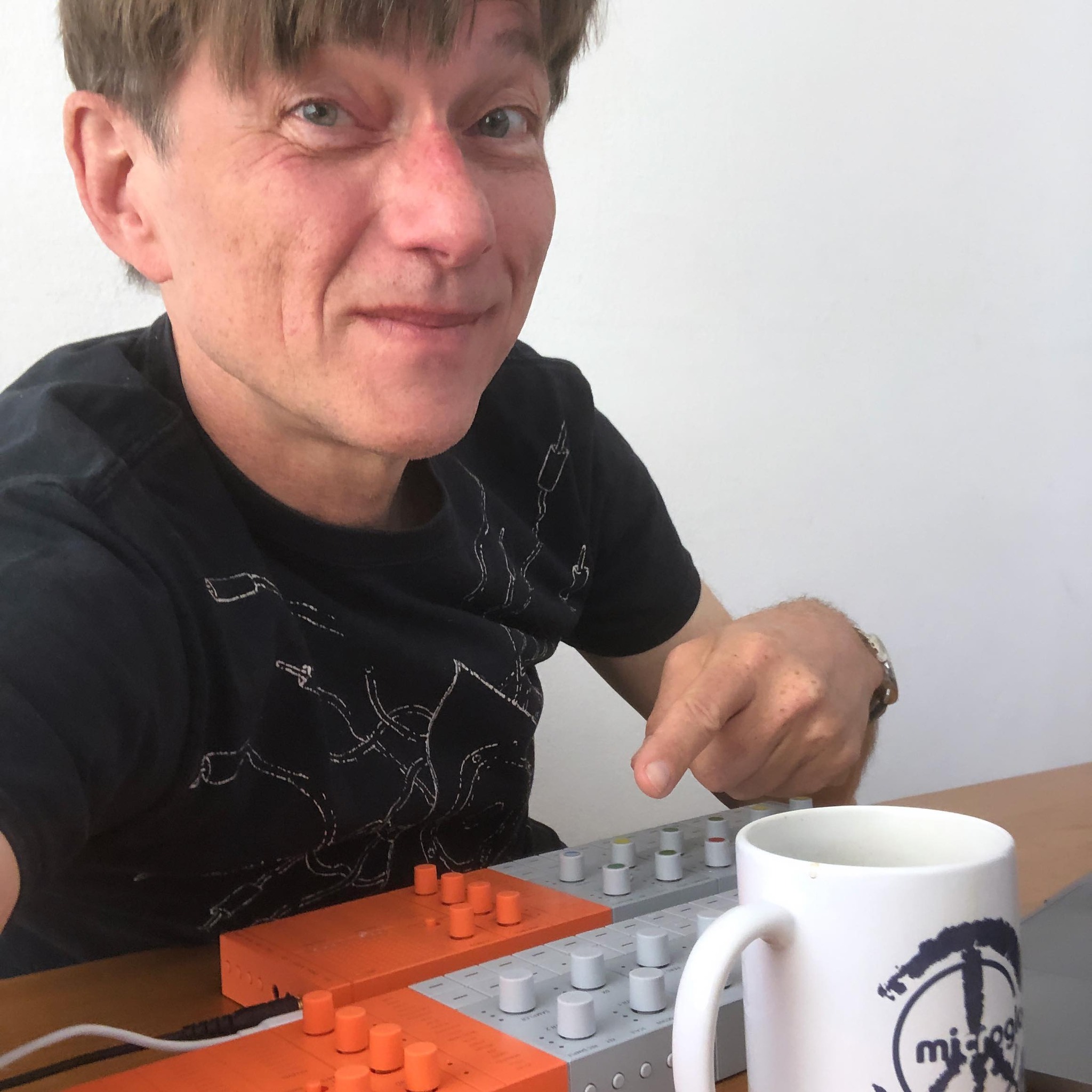 Final preparations for my performance at @superbooth_berlin at FEZ Strandbar …