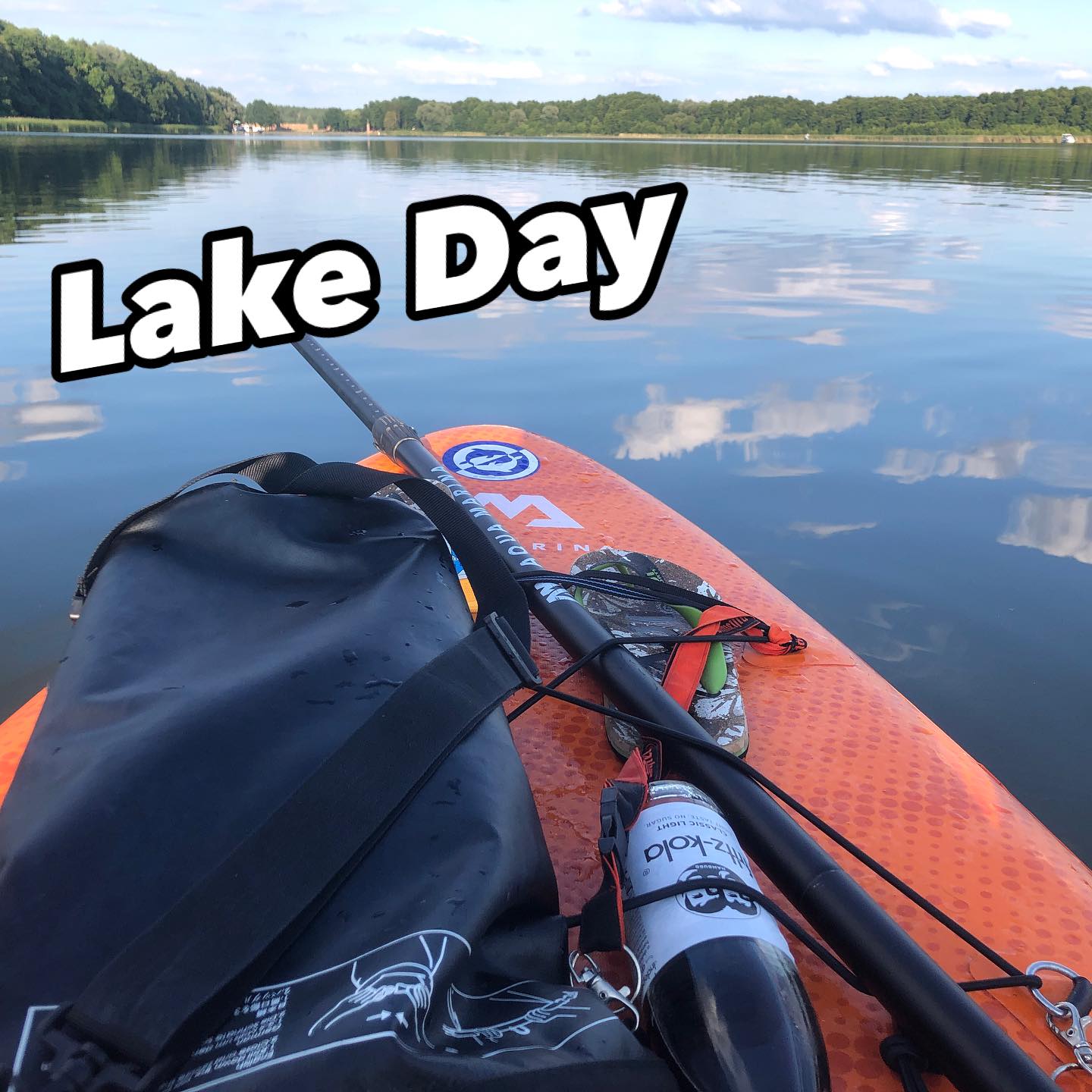 Spend a great day on the lakes, incl. sundown. Relaxxxxing…..