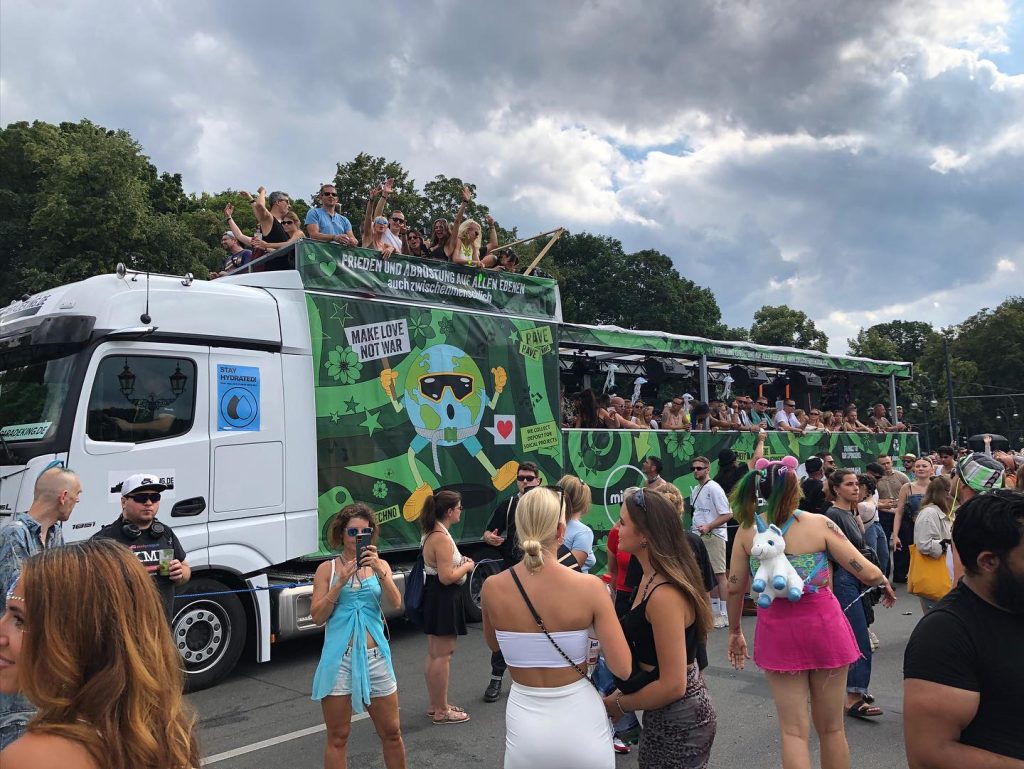 @ravetheplanet is massive!