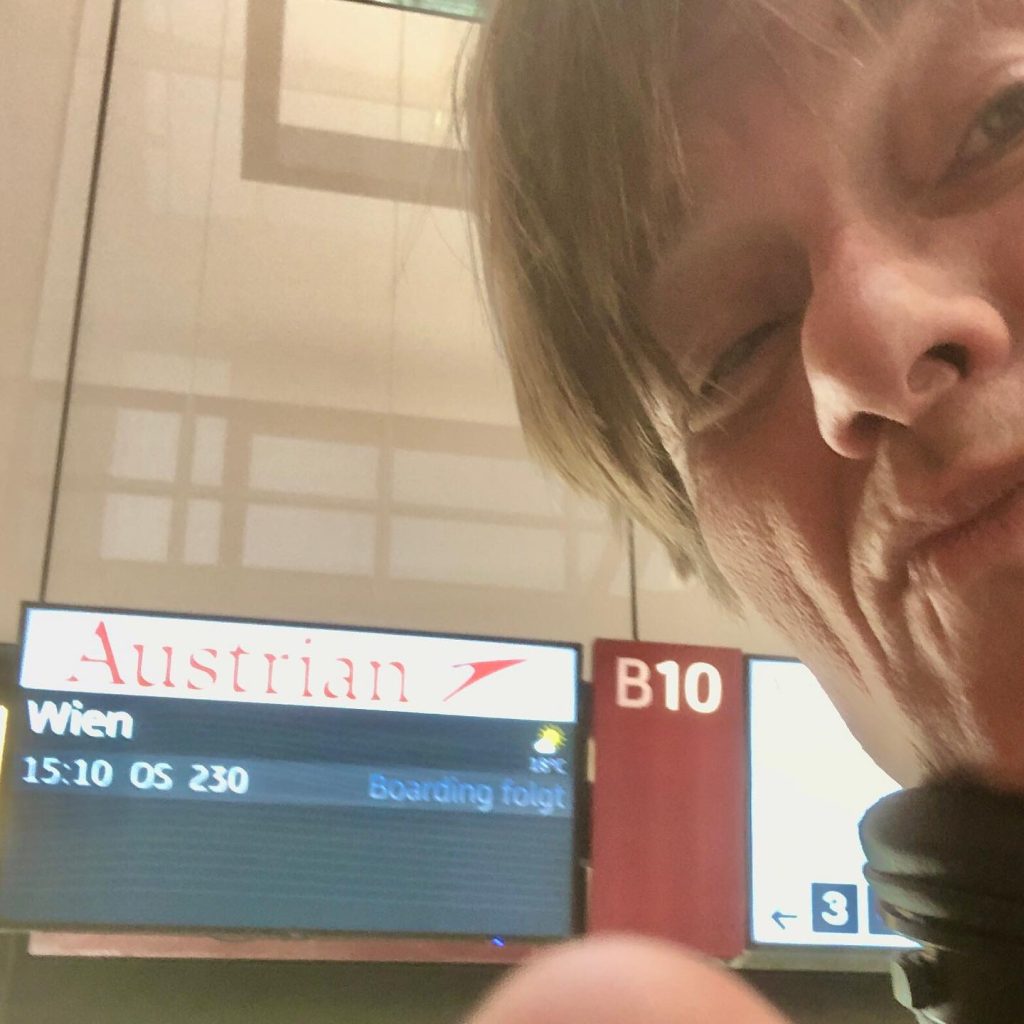 So ready for Vienna! See you tonight at @weberknechtwien with DJs …