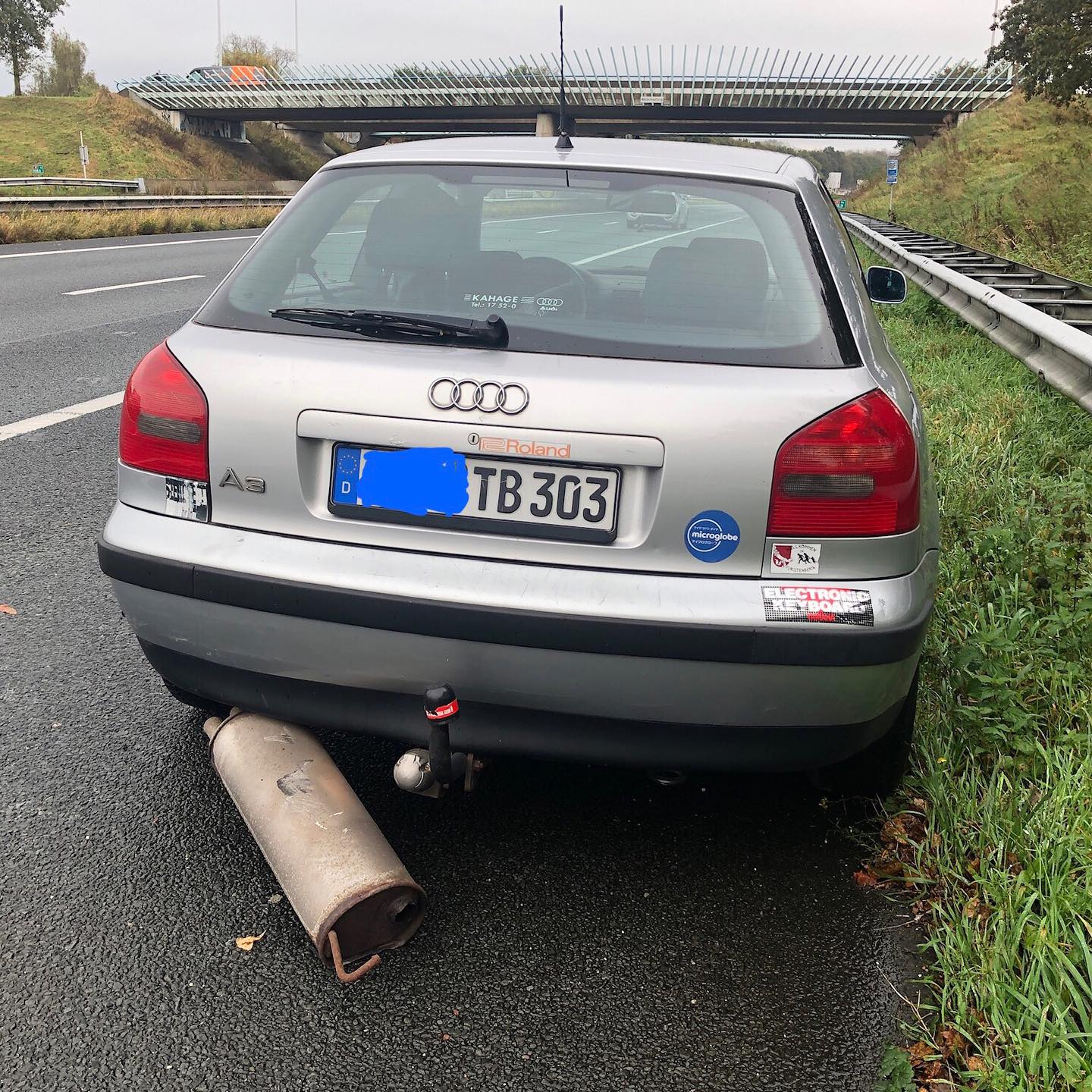 My exhaust dropped off on my way back home from ADE. Heel hartelijk bedankt bij …