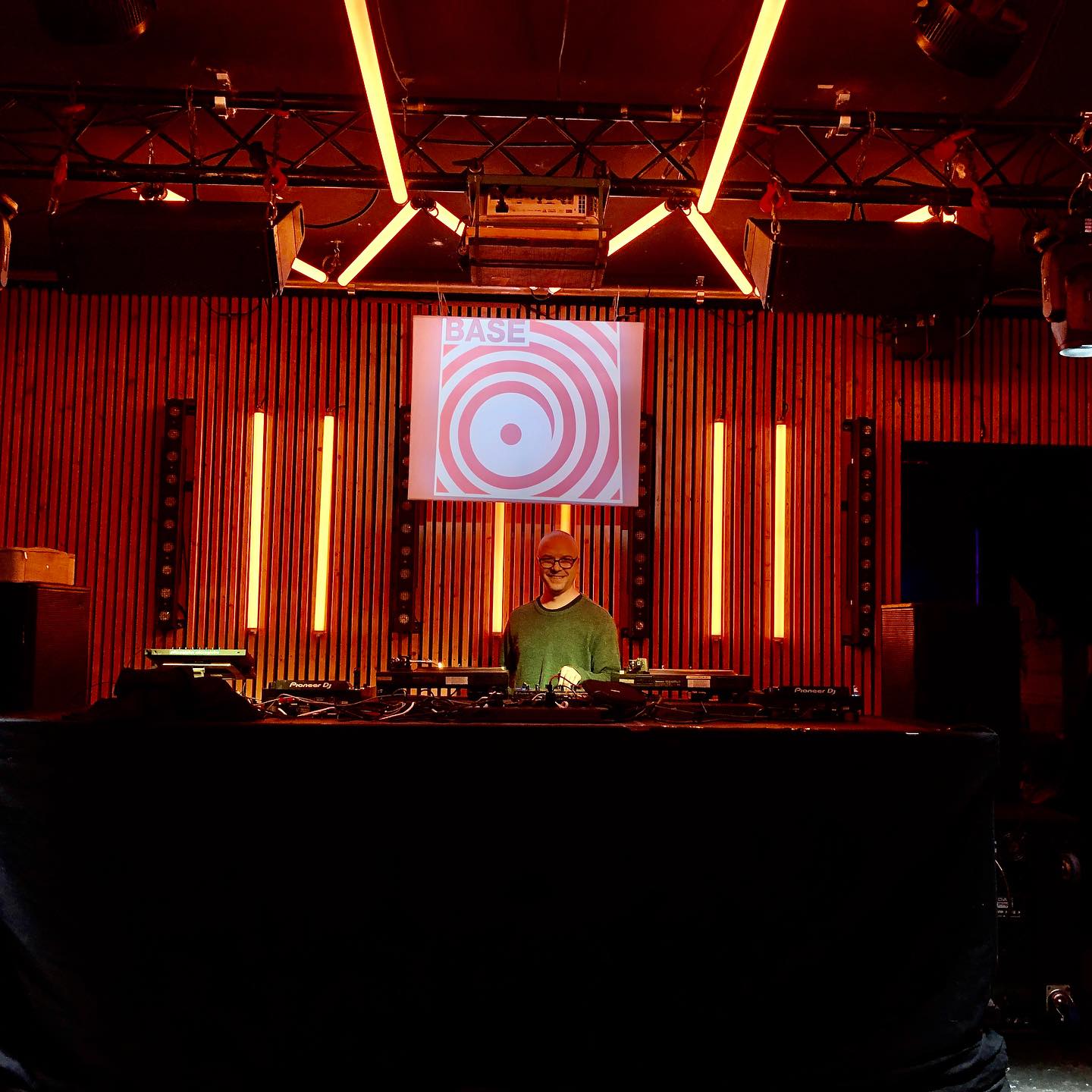 BASE Revival in der Paula geht gleich los. @_mikedub_ aka Little M wartet schon …