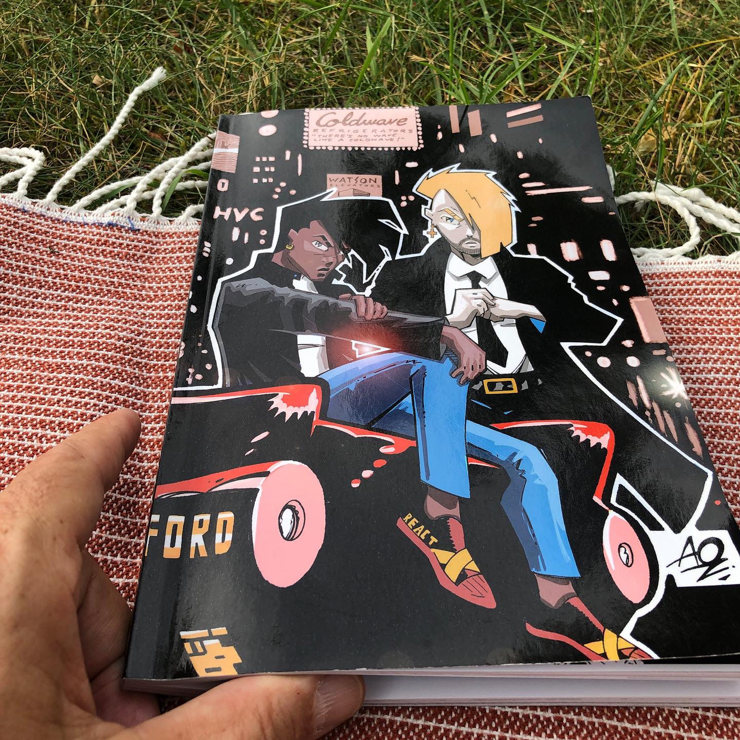 Garden entertainment on a lush Sunday evening: “Johnny Gambit” by @alan_oldham_ …
