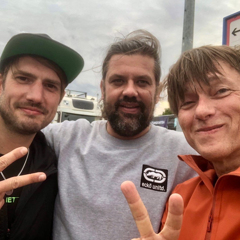 Always fun when you have friends passing by at @ravetheplanet, like here the …