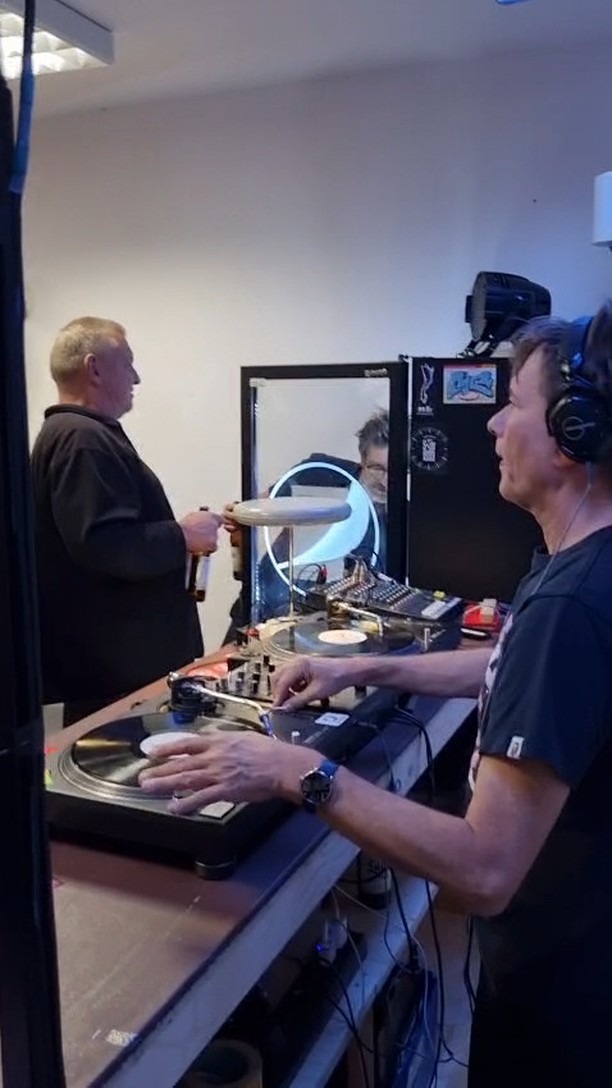 Support your local record stores: Ich habe gestern mit meinem Freund DJ Robert …