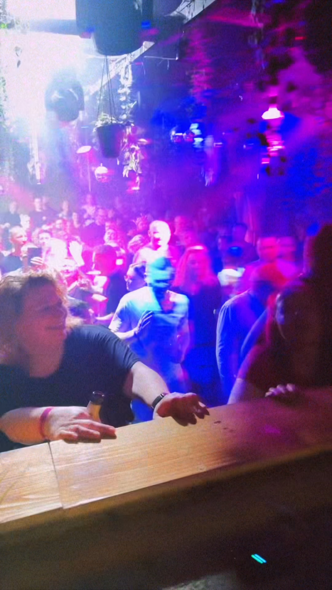 Ging krass ab, gestern im @skyclub.leipzig. Alle ver-schall-ert!